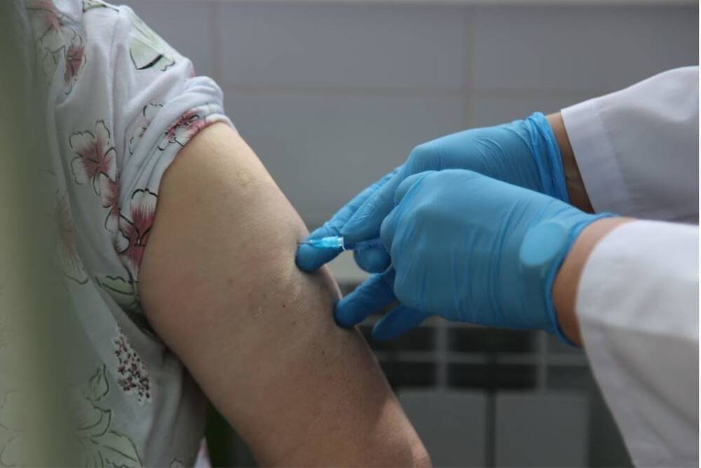 Более половины пенсионеров Башкирии вакцинировались от коронавируса