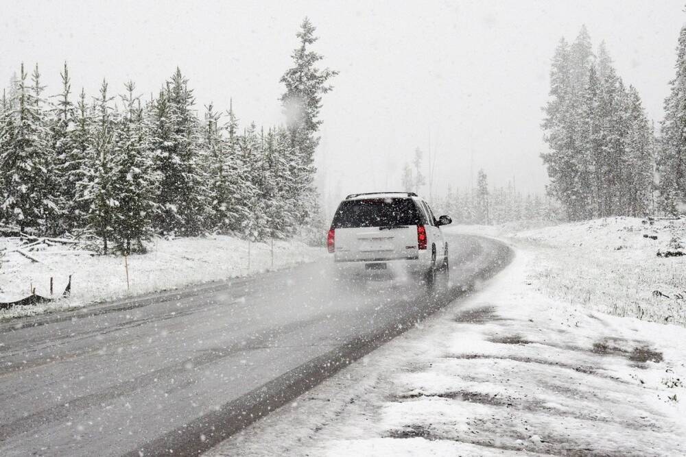 ГИБДД по Тульской области предупредило об опасности на дорогах из-за сильного снегопада