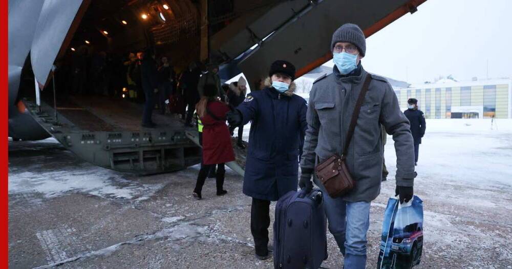 Третий самолет ВКС РФ доставил в Россию из Алма-Аты еще 100 россиян