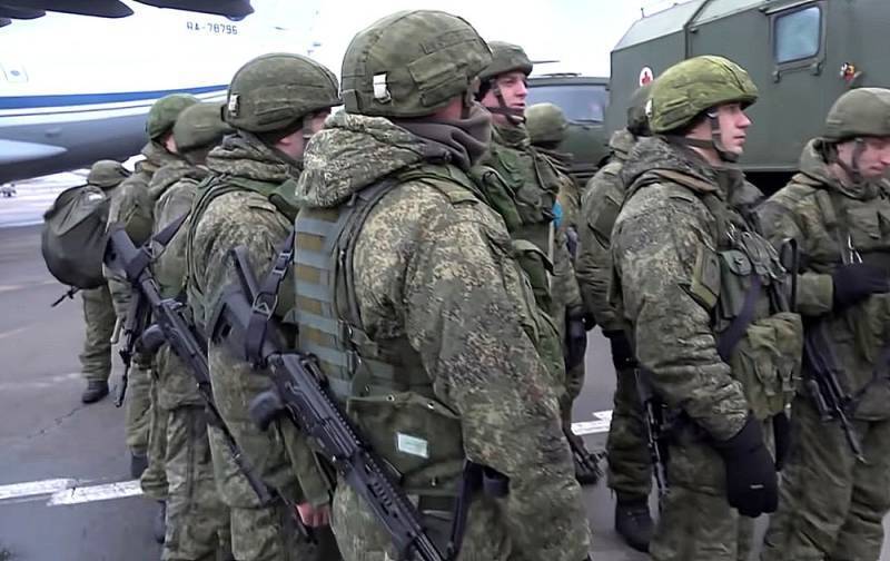 Российских военных в Казахстане вооружили автоматами АК-12