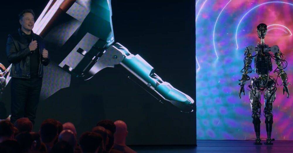 Илон Маск впервые показал в действии робота Tesla Optimus за $20 000 (видео)
