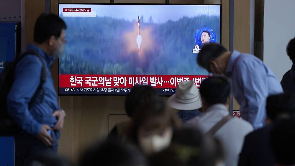Пхеньян запустил ещё 2 баллистические ракеты