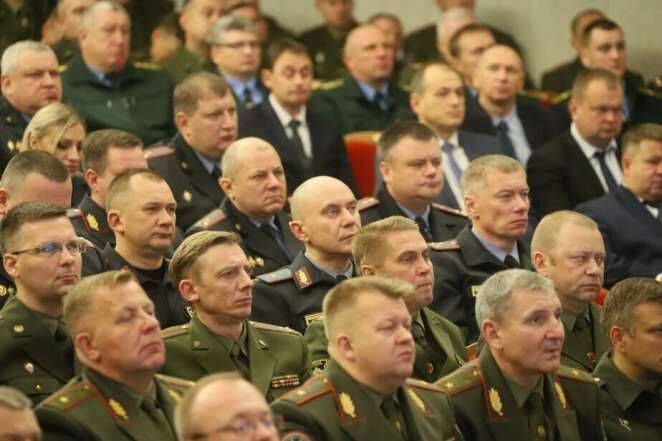 Источники в армии объяснили, может ли Лукашенко отправить войска в Украину