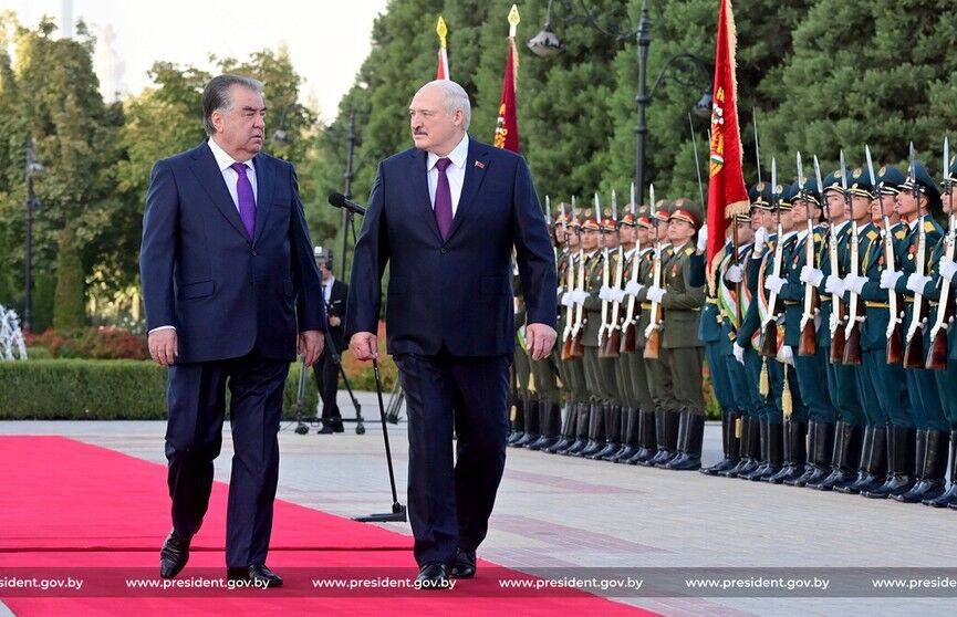 Лукашенко и Рахмон подписали дорожную карту на 2022-2026 годы