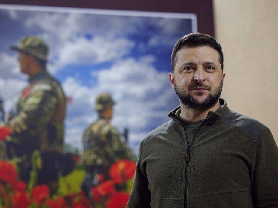 Зеленский рассказал об украинском бойце, сбившем две ракеты оккупантов с помощью Stinger: Один человек спас десятки жизней