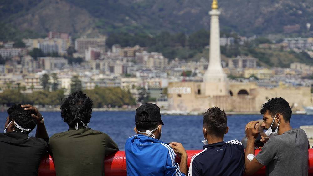 Полиция Италии задержала подозреваемого в контрабанде мигрантов