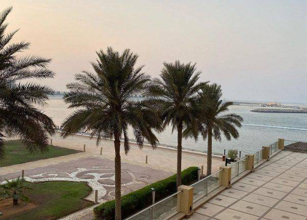 Странное заселение, пустой пляж и вода теплее воздуха: отзыв об отдыхе в Рас-эль-Хайме