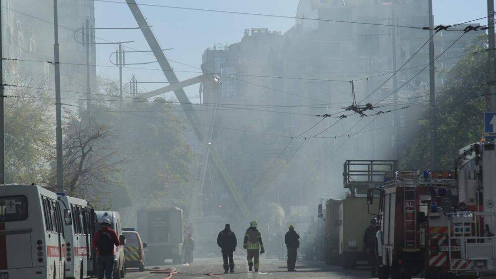 Дроны-камикадзе атаковали центральную часть Киева: первые фото последствий