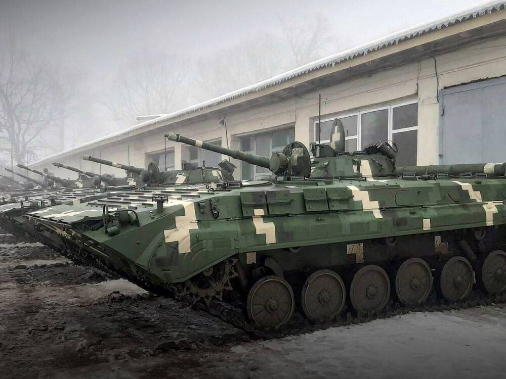 Греция начала поставлять Украине бронированные машины пехоты – Кулеба