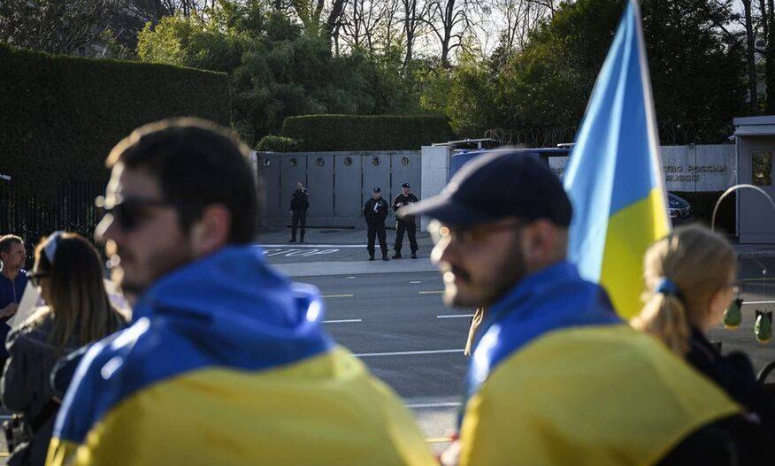 Поток дезинформации за месяц сократился, внимание – войне в Украине