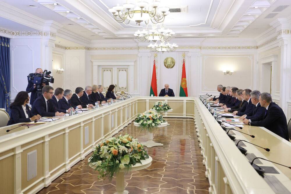 Тема недели: Александр Лукашенко провел совещание по вопросам формирования ВНС и изменения избирательного законодательства