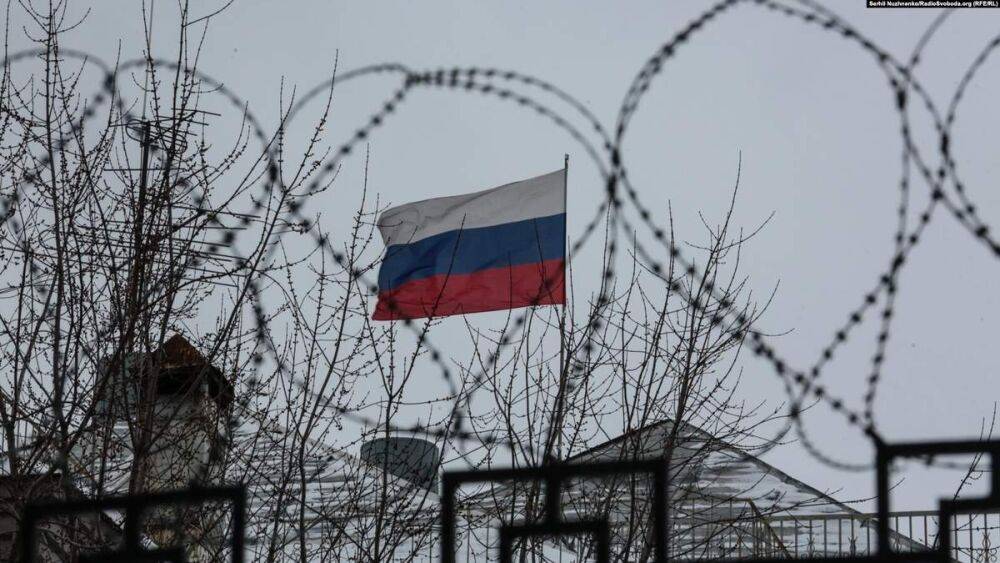 Санкции медленно, но уверенно "убивают" Россию: какие последствия агрессор испытывает уже сейчас