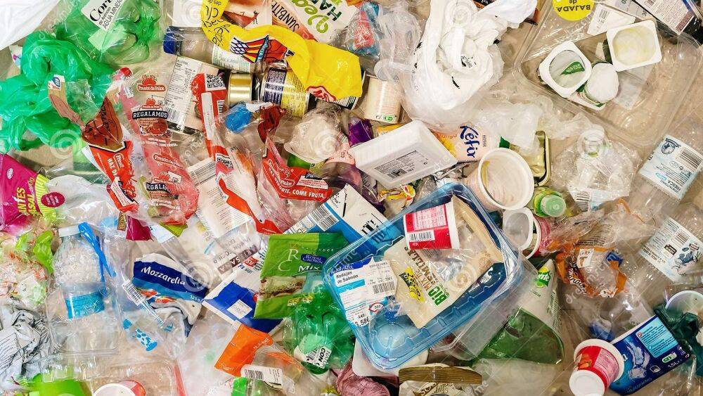 Страны ЕС переработали 38% использованных пластиковых упаковок в 2020 году