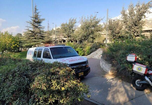 В Восточном Иерусалиме мужчину тяжело ранили ножом, нападавший арестован