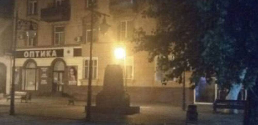 Окупанти прихопили пам’ятник Суворову при втечі з Херсону: Ткаченко подякував їм за дерусифікацію