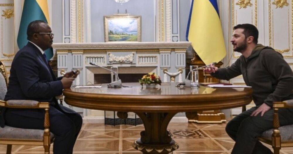 "Нужно начать диалог": в Украину прибыл президент Гвинеи-Бисау с посланием от Путина (видео)