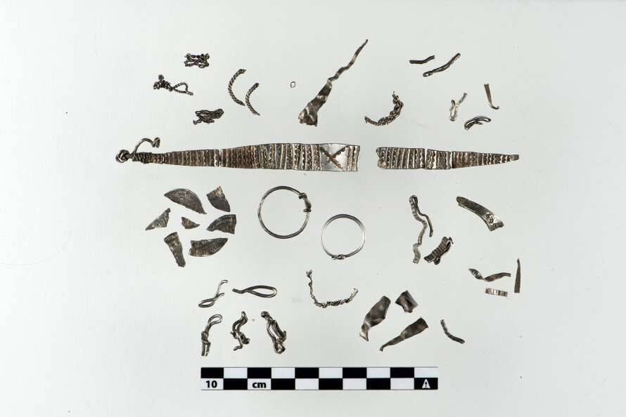У Норвегії знайдено срібний скарб вікінгів (Фото)