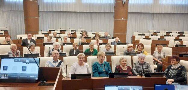 Кунгурские ветераны посетили краевой парламент