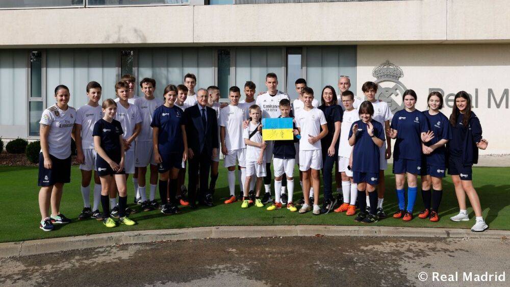 Группа украинских детей посетила тренировочную базу Реала