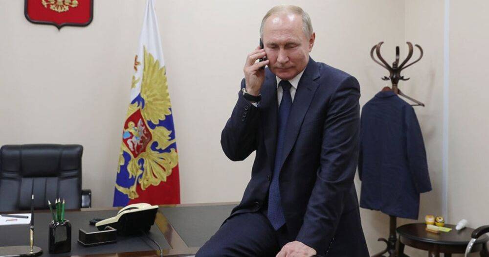 Провалы ВС РФ в Украине могут привести к концу эпохи Путина, — Bloomberg