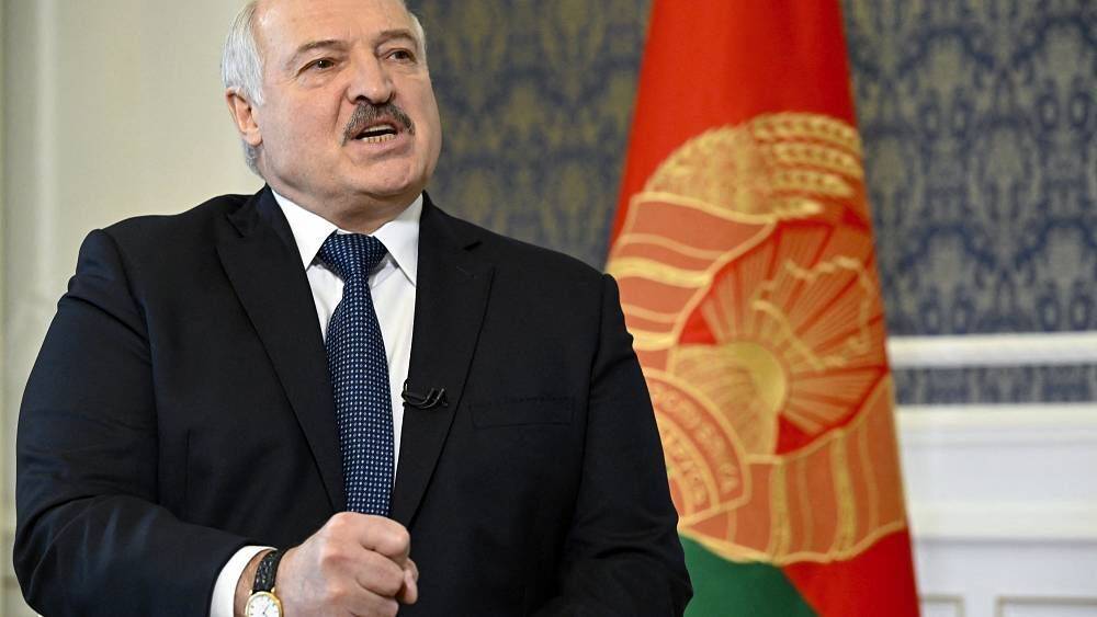 Лукашенко против инфляции: в Беларуси введен запрет на рост цен