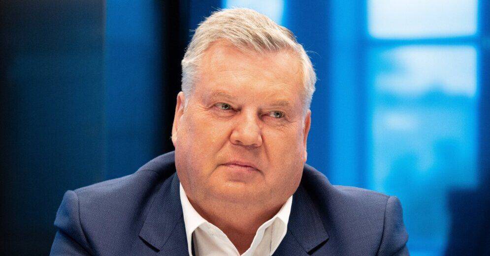 После поражения "Согласия" на парламентских выборах Урбанович покинул пост председателя партии