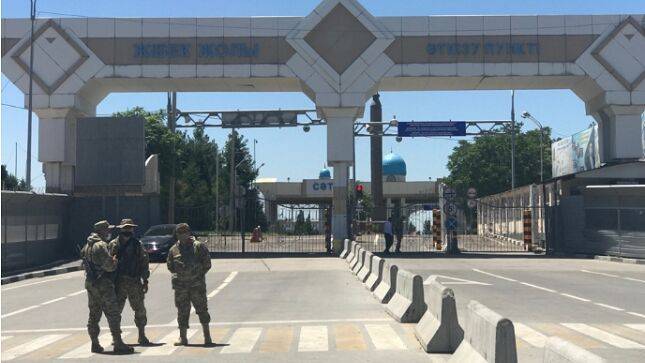 На узбекско-казахстанской границе временно закрыт один из пунктов пропуска