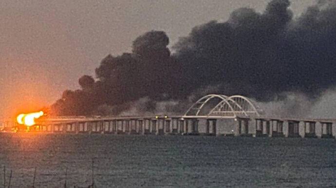 Оккупанты уже придумали причину пожара на Крымском мосту