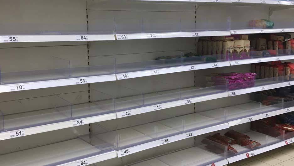 У Криму ажіотаж - мешканці активно штурмують супермаркети (відео)