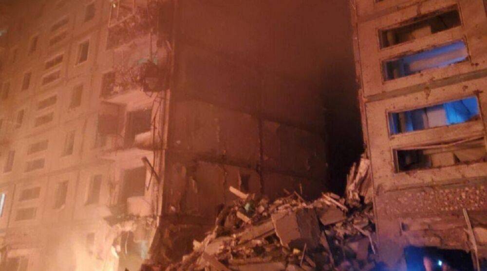 В Запорожье оккупанты ночью массированно обстреляли ракетами жилые дома