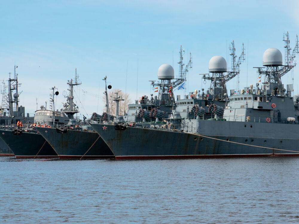 В Черном море на боевом дежурстве находятся семь кораблей оккупантов