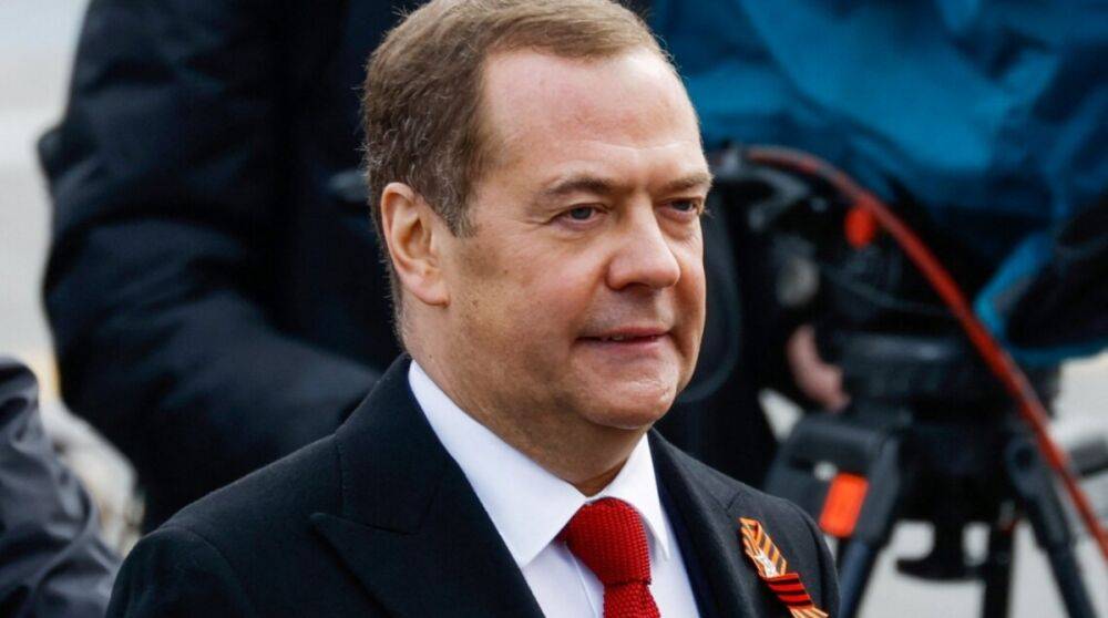 Медведев угрожает «ядерными ударами» в случае победы Украины