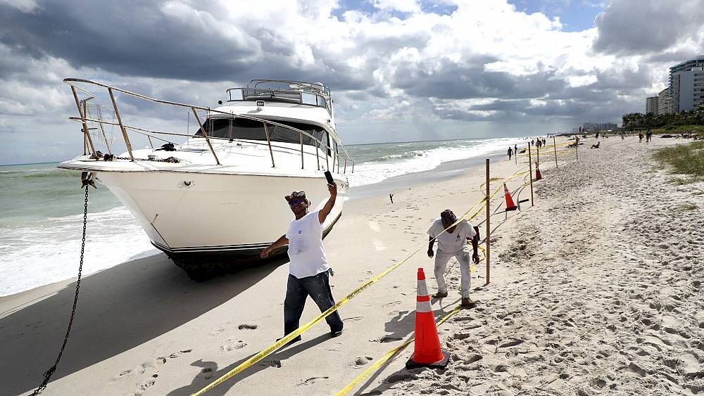 Флорида: ураган "Николь" ослаб до циклона