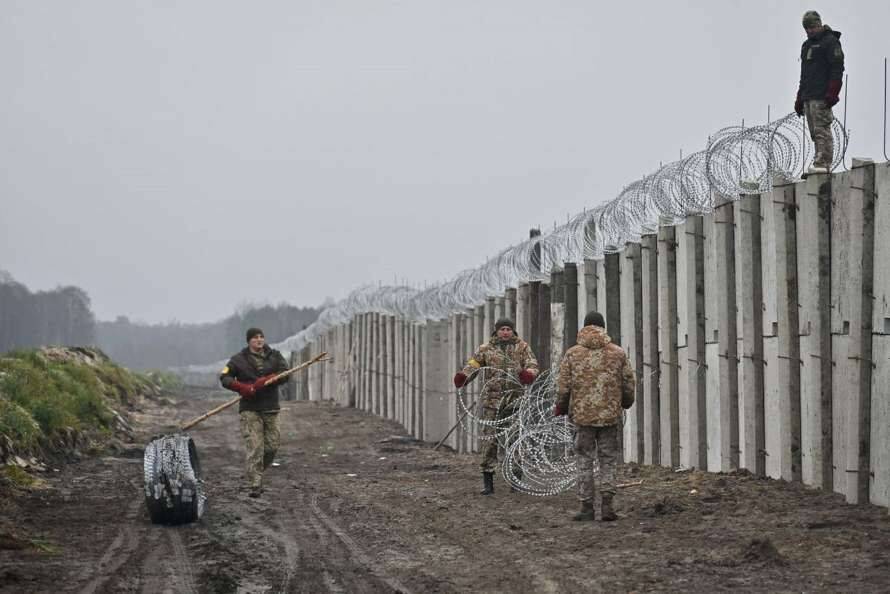 У трьох областях України будують стіну на кордоні з Білоруссю (ФОТО)