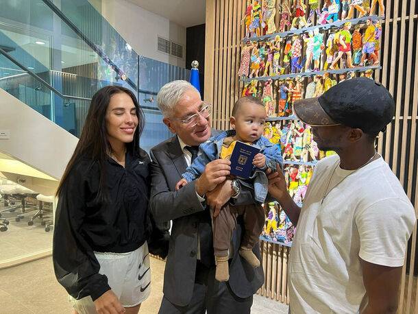 Впервые израильский паспорт выдан ребенку, родившемуся в ОАЭ