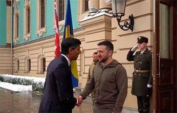 Премьер-министр Британии впервые приехал в Киев