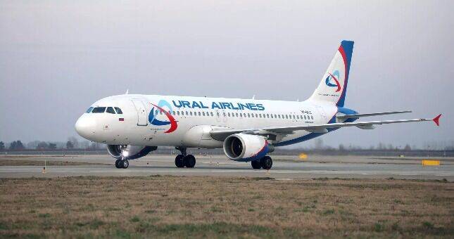 Самолет из Душанбе совершил аварийную посадку в Иркутске