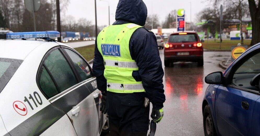 Пьяный водитель пытался передать "дорожнику" взятку 500 евро