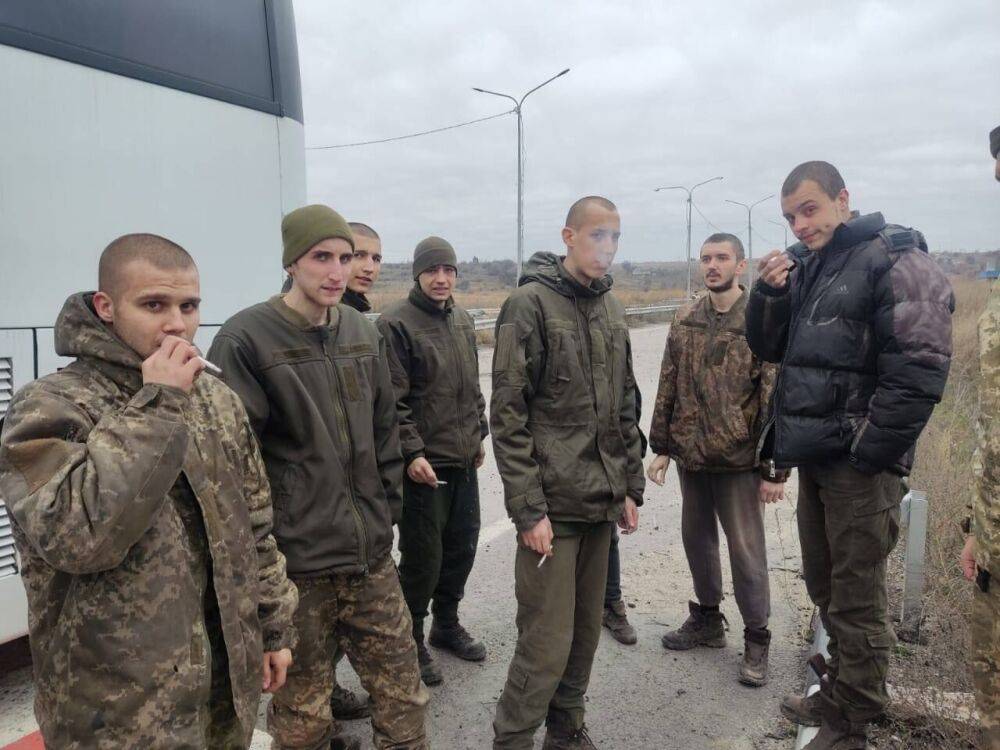 Состоялся очередной обмен пленными, Украина вернула 50 воинов, среди них защитники Змеиного и "Азовстали" – Ермак