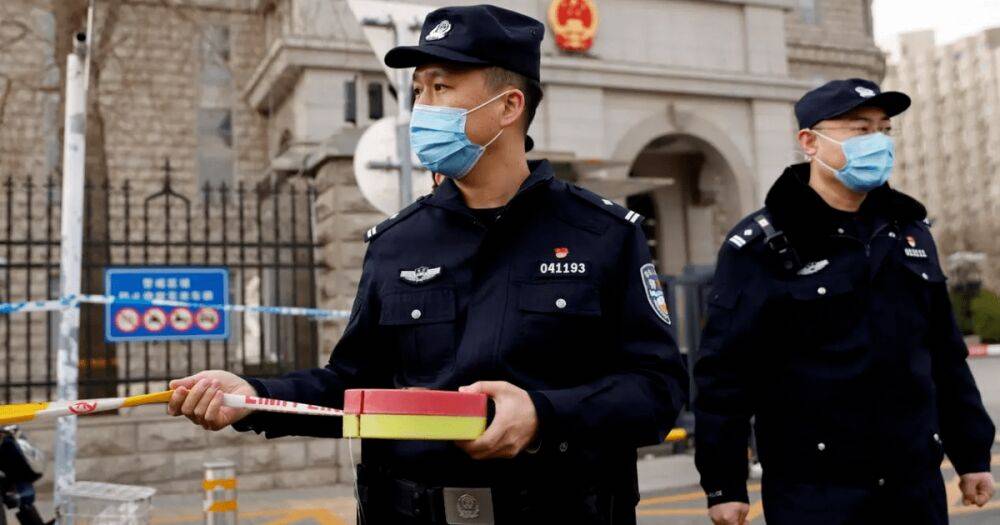 В китайском Урумчи протестуют против ограничений из-за волны COVID-19 (видео)