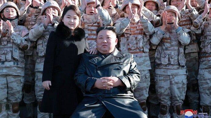 Лидер Северной Кореи заявил о желании создать "наибольшую силу ядерную силу в мире"