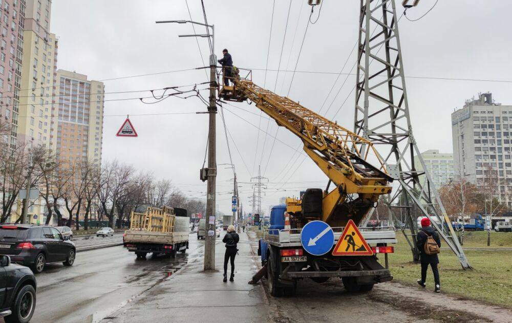 ДТЕК повернув світло до 6 населених пунктів Донецької та Дніпропетровської областей