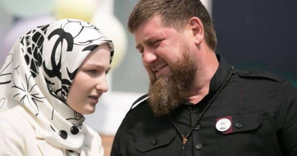 Кадыров сделал дочь орденоносицей: вручил побрякушку имени ее деда