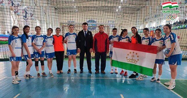 Таджикские гандболистки заняли второе место на чемпионате Азии