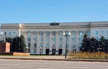 СМИ: Российский флаг, который висел над зданием областной администрации Херсона, пропал