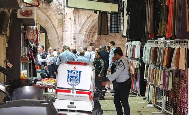 Теракт в Иерусалиме: трое полицейских ранены, боевик уничтожен