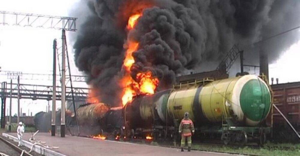 В российском Екатеринбурге загорелся поезд с топливом, которое предназначалось для оккупантов