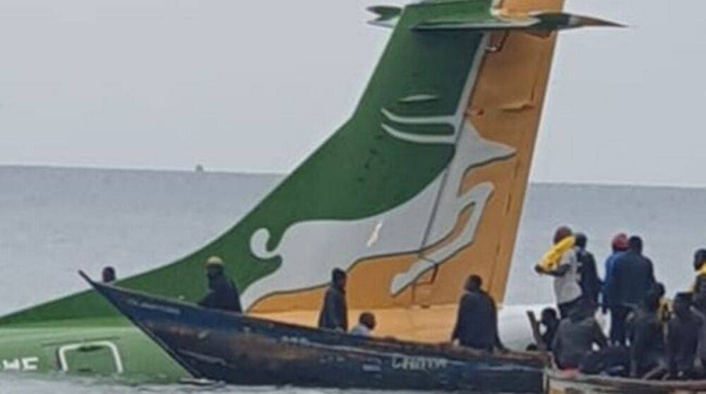 В Танзании самолет с 53 людьми на борту упал в озеро Виктория