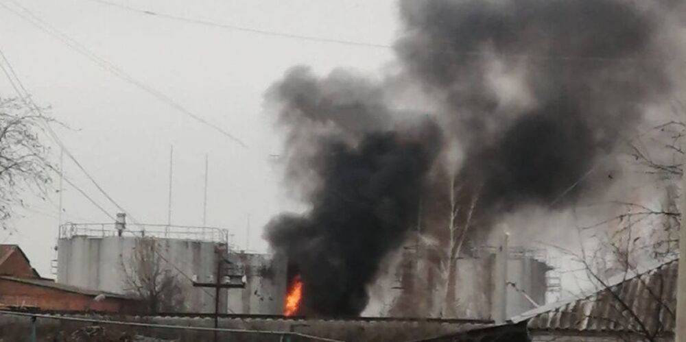 "Бавовна" під Бєлгородом: на нафтобазі спалахнула масштабна пожежа