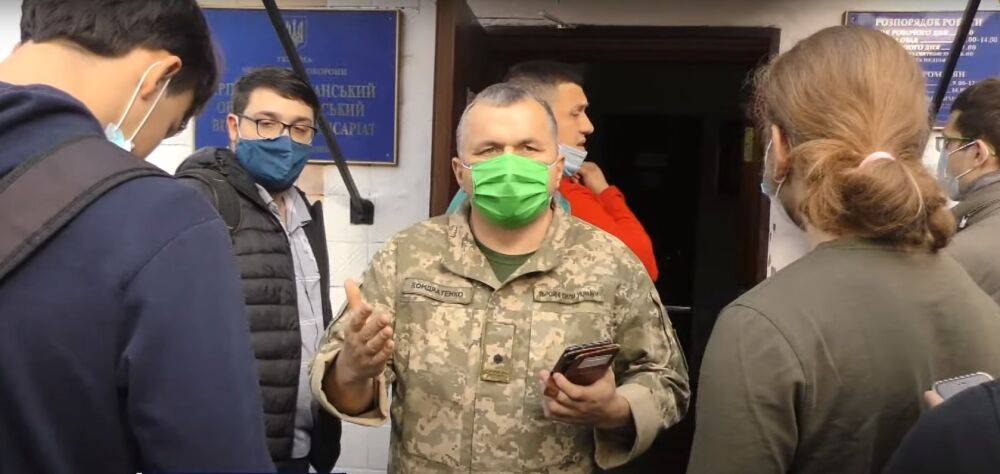 34-летний украинец отказался от призыва на военную службу, что ему грозит: "получил повестку и..."